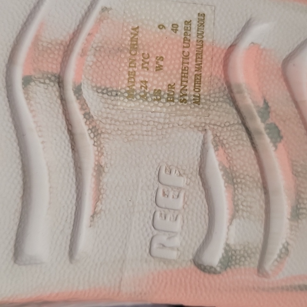 🩴NWT REEF Women's Water Xslide Sandals. White, Pink, Gray Colors. Size 9. - Picture 4 of 12